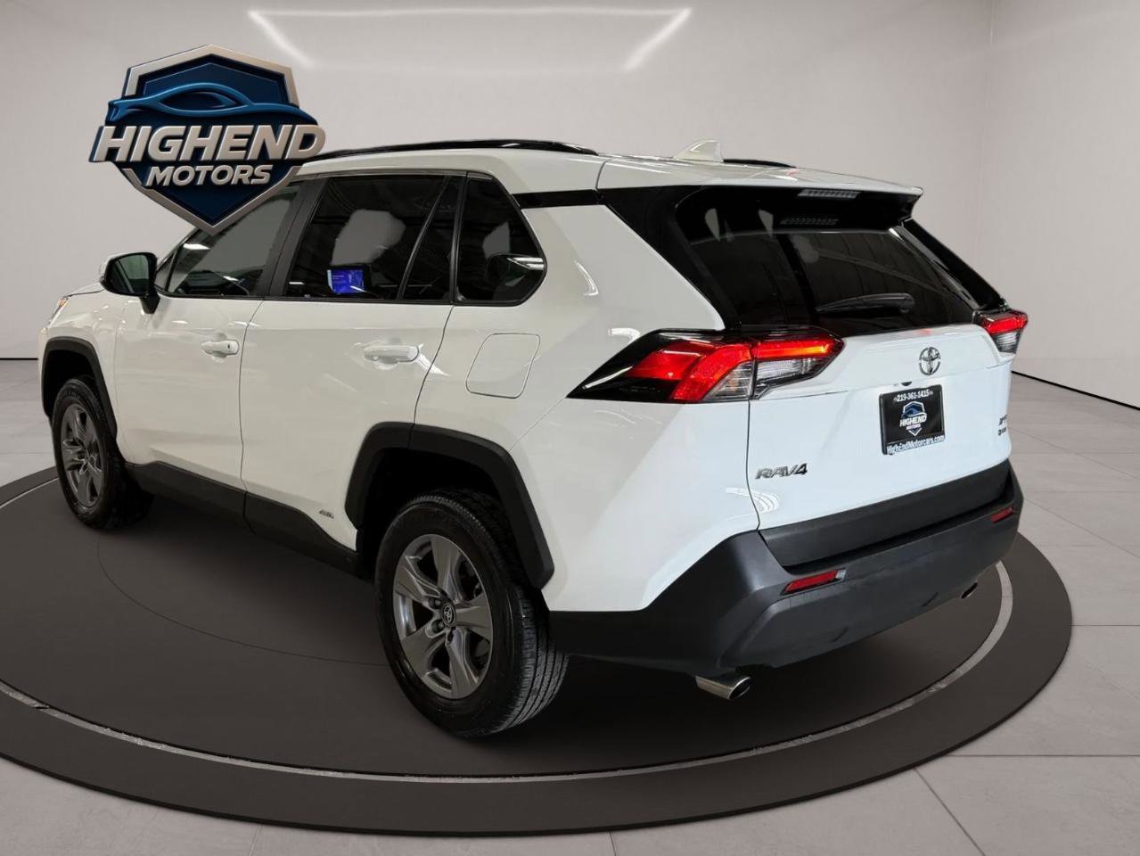 Used 2025 Toyota RAV4 XLE image 4