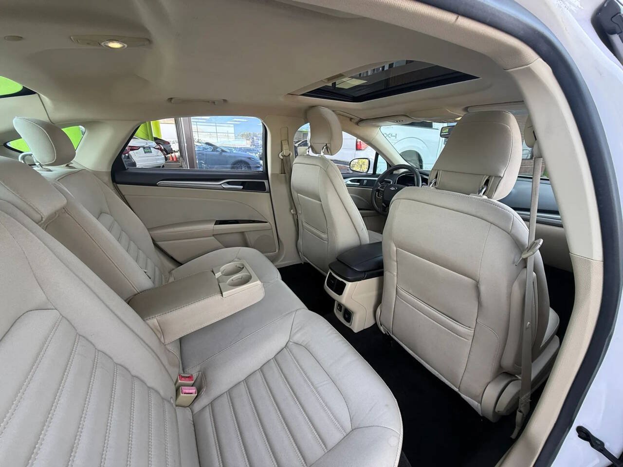 Used 2014 Ford Fusion SE FWD image 11