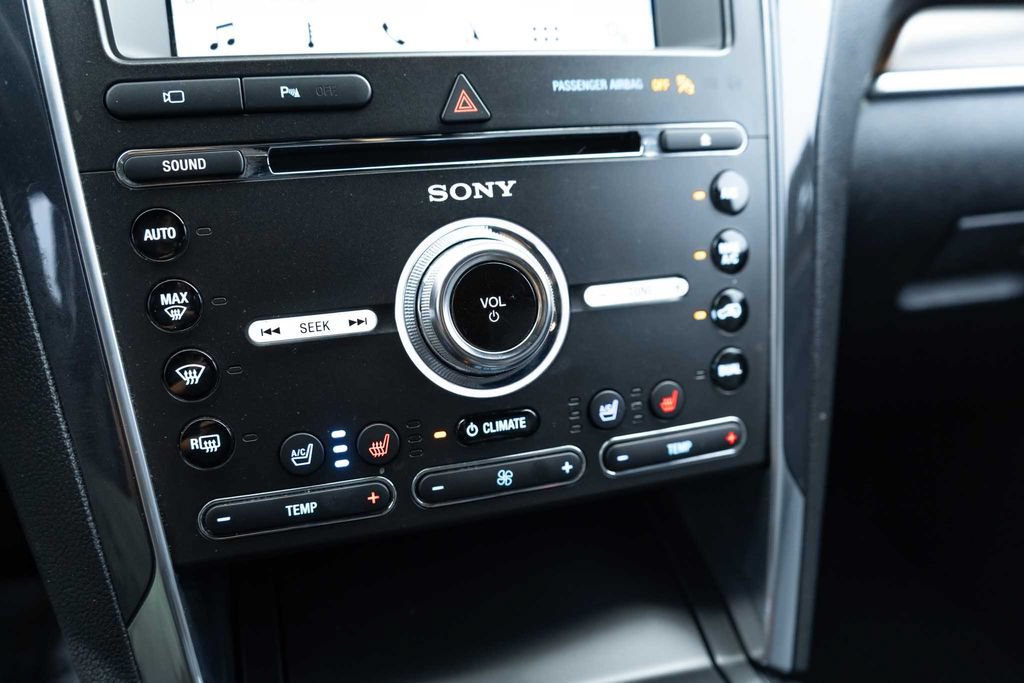 Used 2018 Ford Explorer Limited FWD image 19