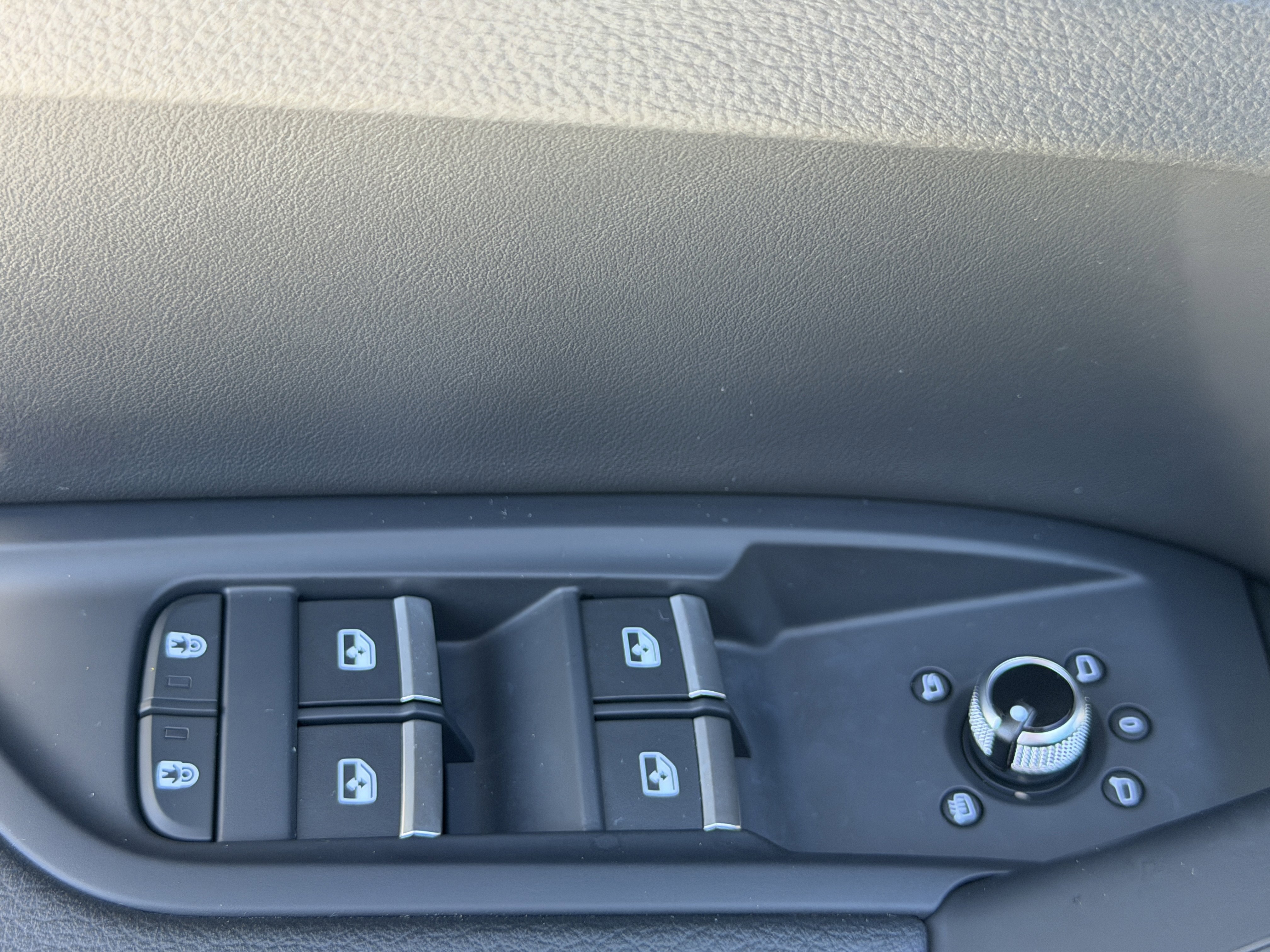 Used 2023 Audi Q5 2.0T Premium w/ Convenience Package image 15