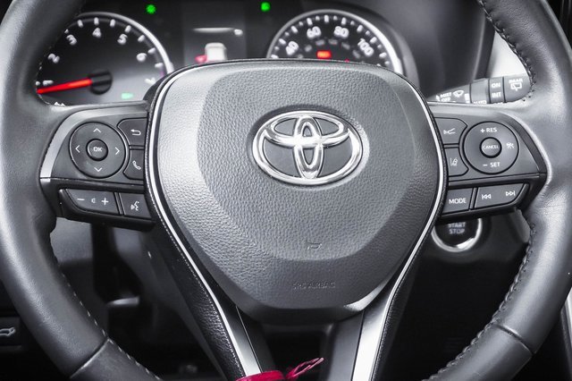 Used 2021 Toyota RAV4 XLE Premium image 13