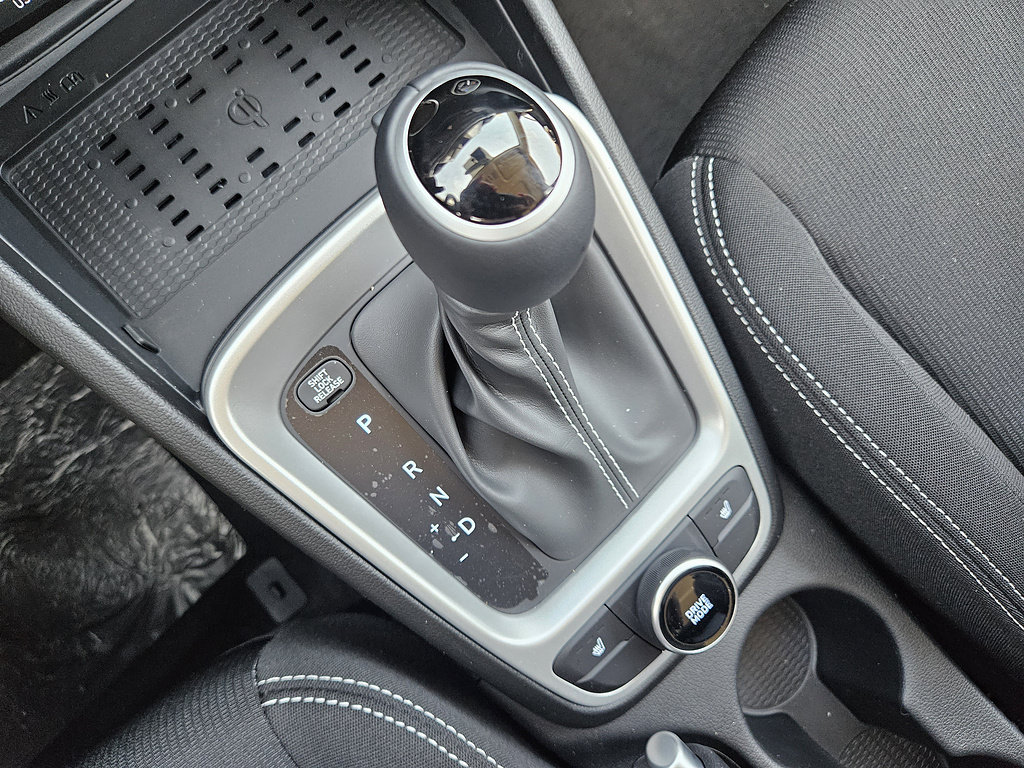 New 2026 Hyundai Venue SEL FWD image 19