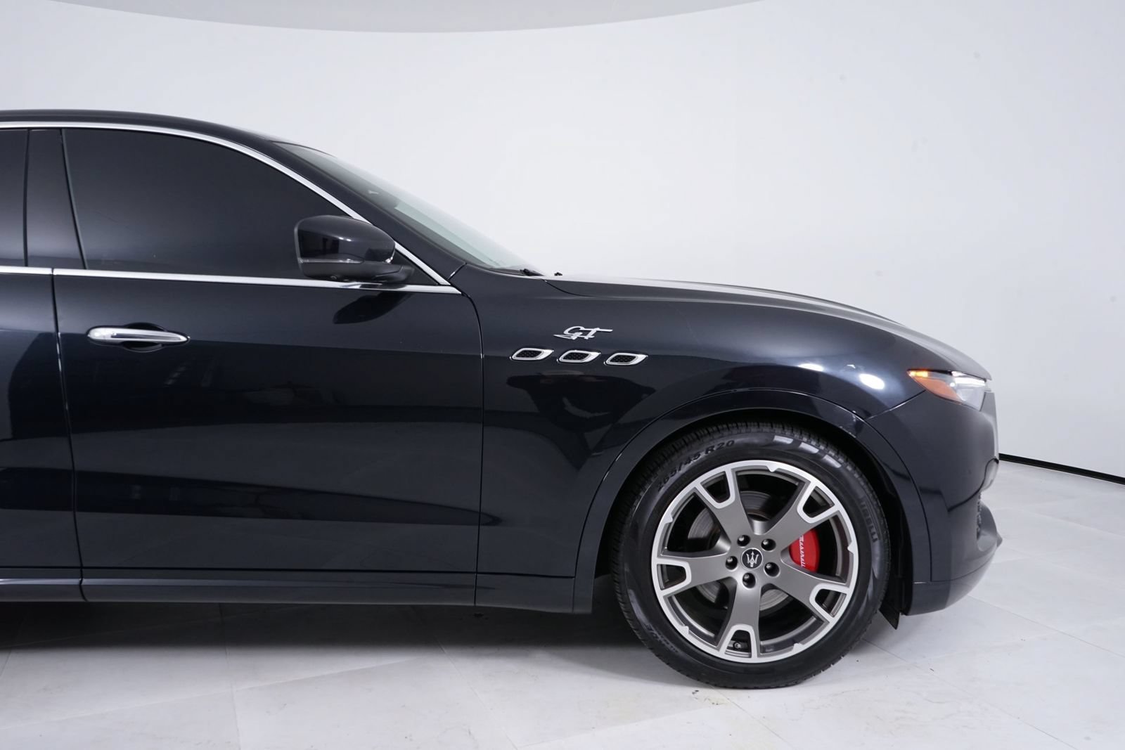 Used 2023 Maserati Levante GT AWD/4WD image 14