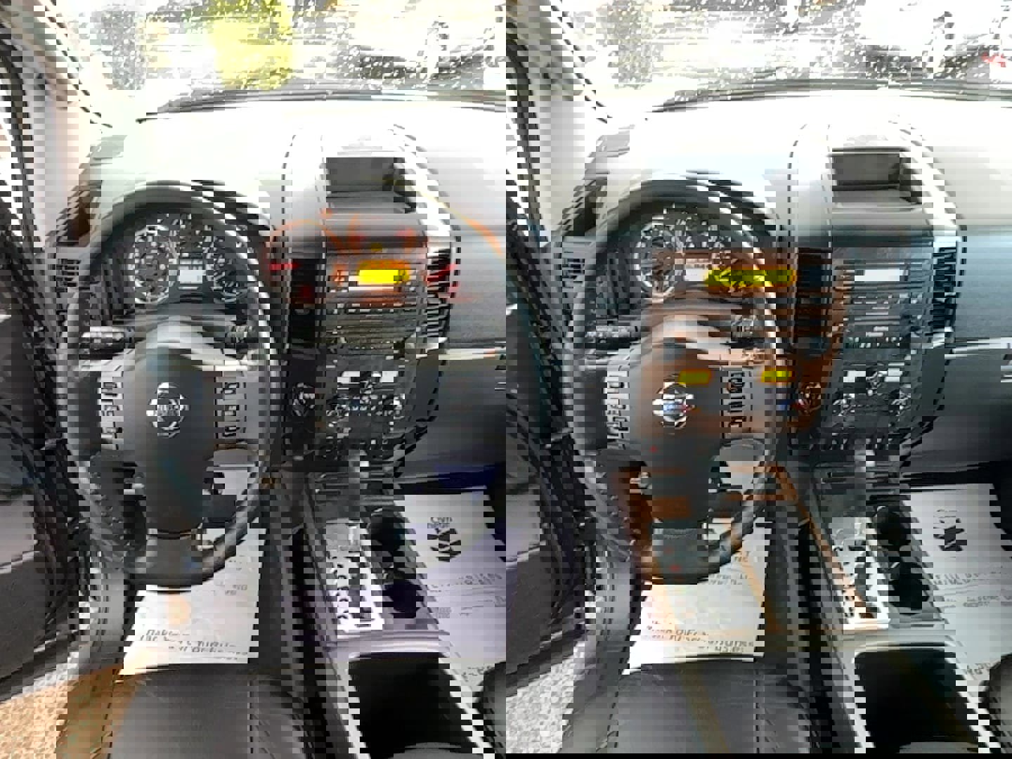 Used 2012 Nissan Titan SL image 7