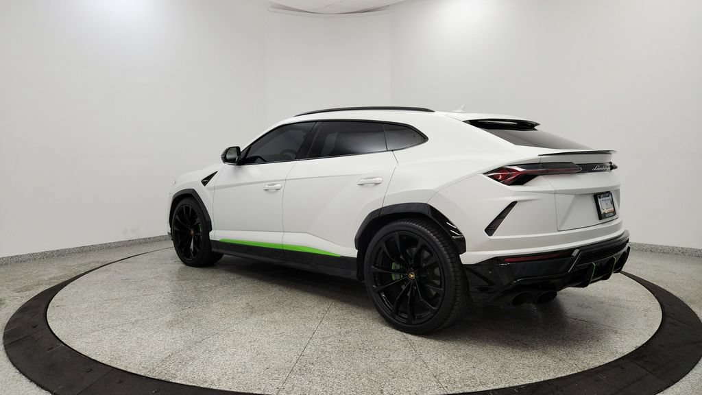 Used 2020 Lamborghini Urus AWD/4WD image 3