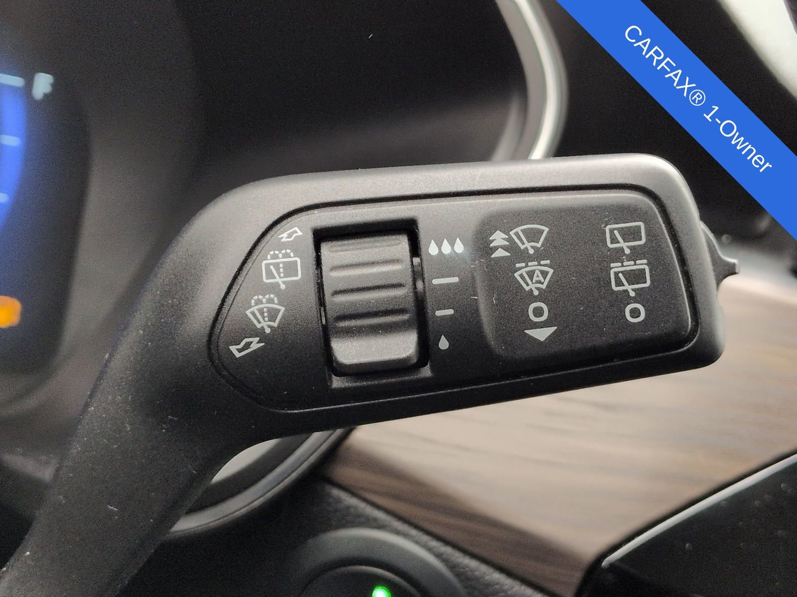 Used 2020 Ford Escape Titanium image 27