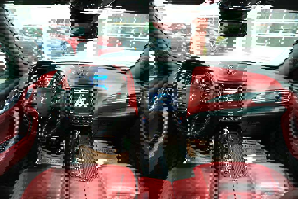 Used 2017 Maserati Levante S image 26