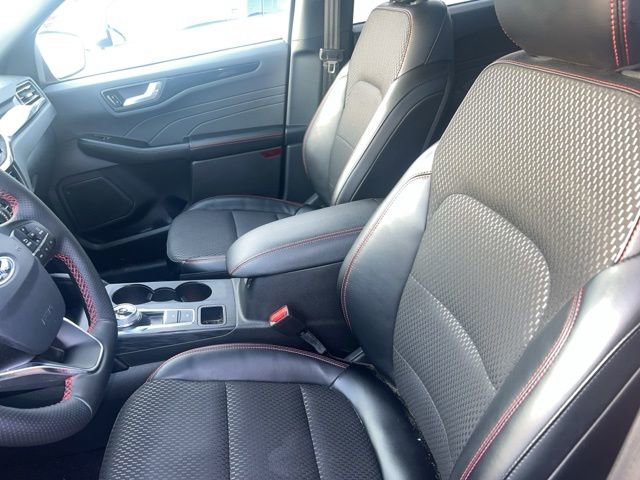 Used 2024 Ford Escape ST-Line w/ Tech Pack #1 AWD/4WD image 7