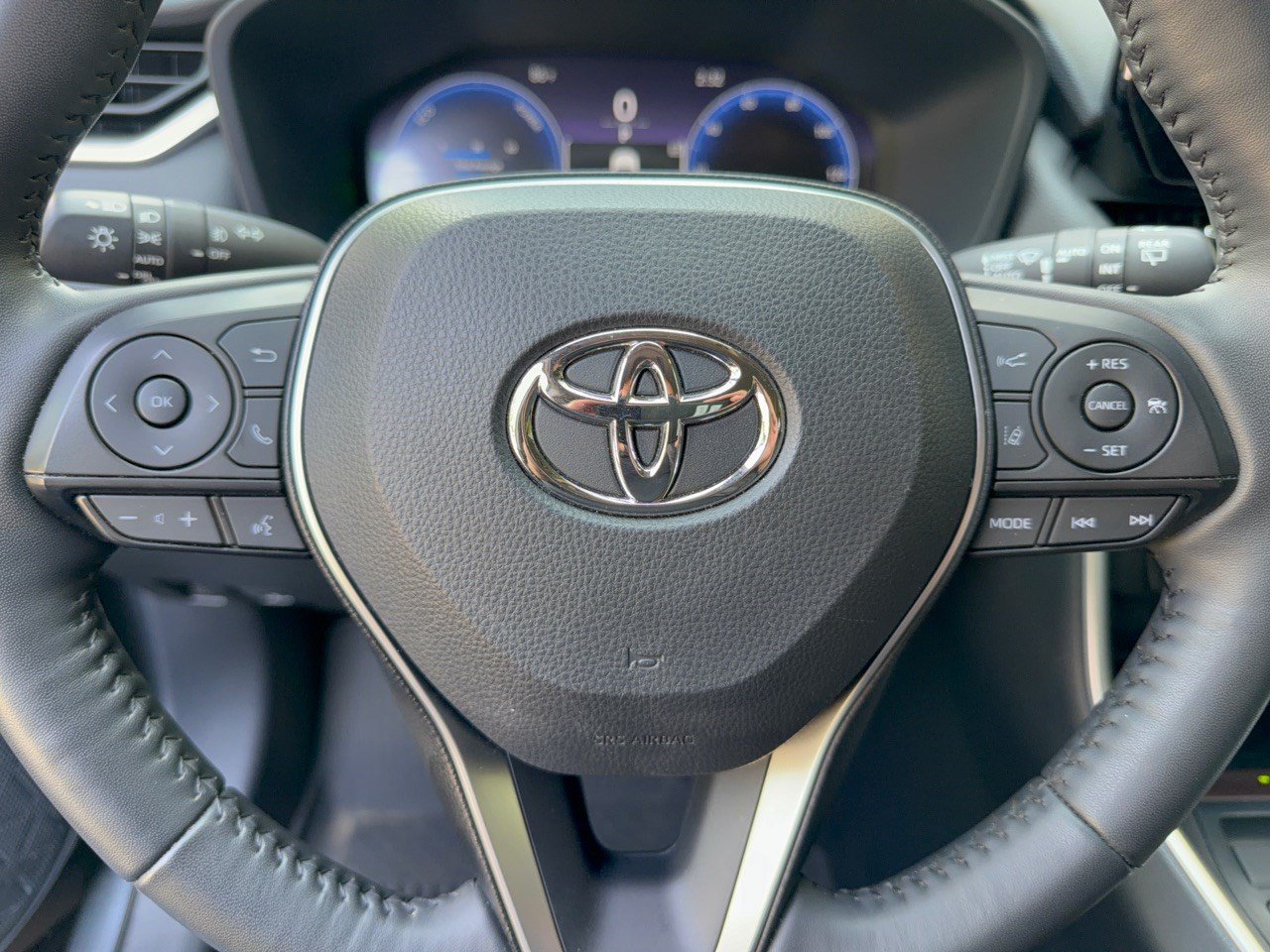 Used 2025 Toyota RAV4 Limited w/ Advanced Technology Package AWD/4WD image 10