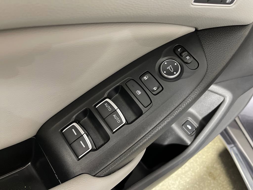 Used 2018 Honda Accord EX-L image 11
