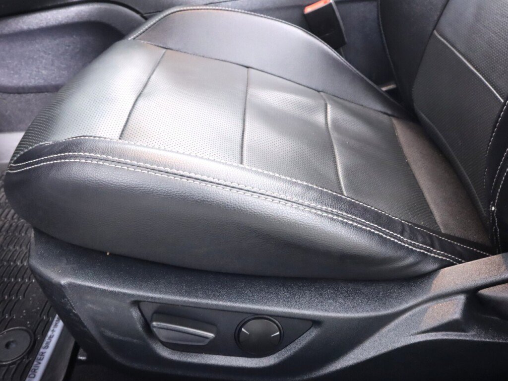 Used 2020 Ford Mustang Premium RWD image 30