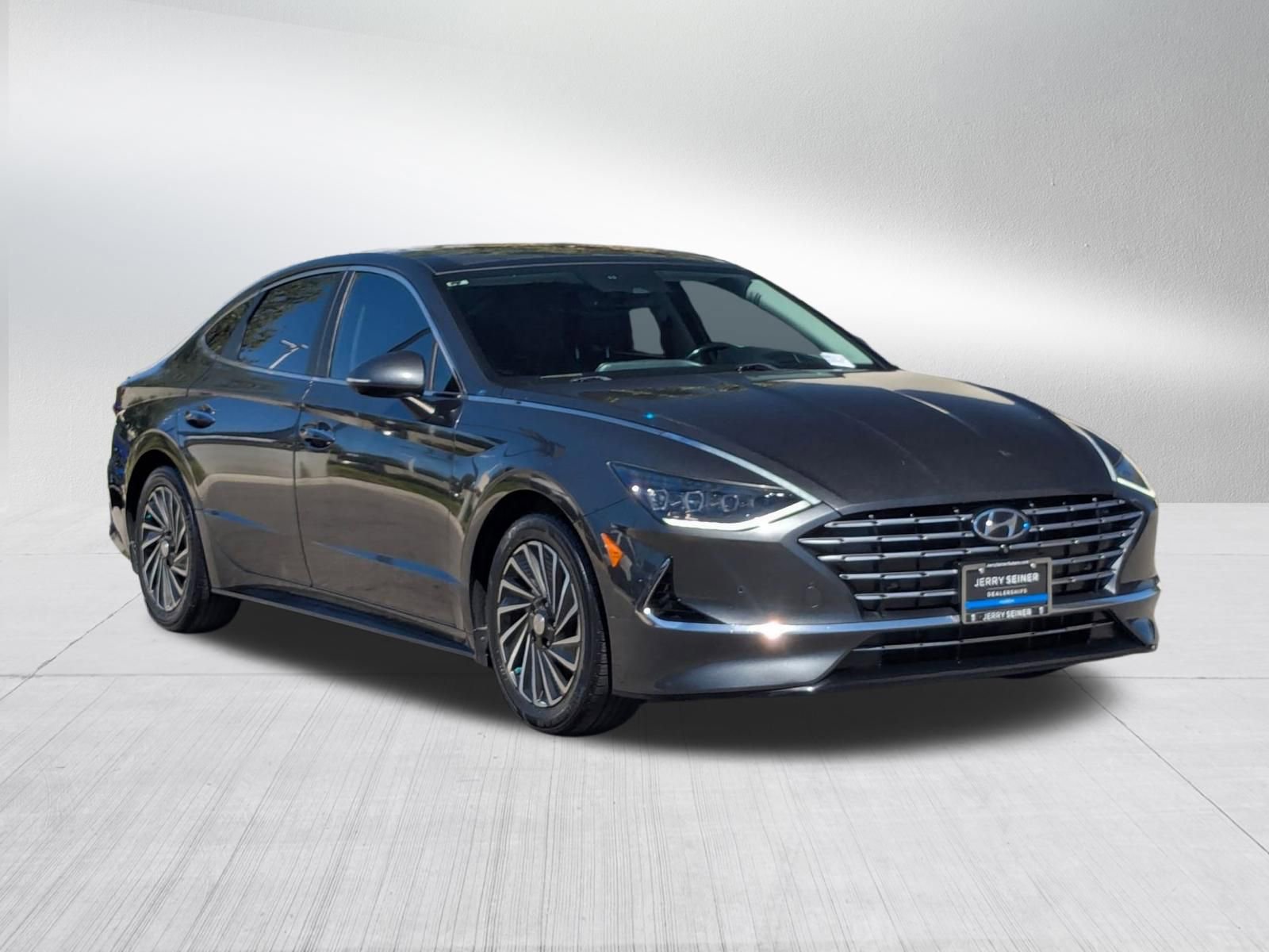Used 2020 Hyundai Sonata Limited w/ Winter Weather Package FWD image 7