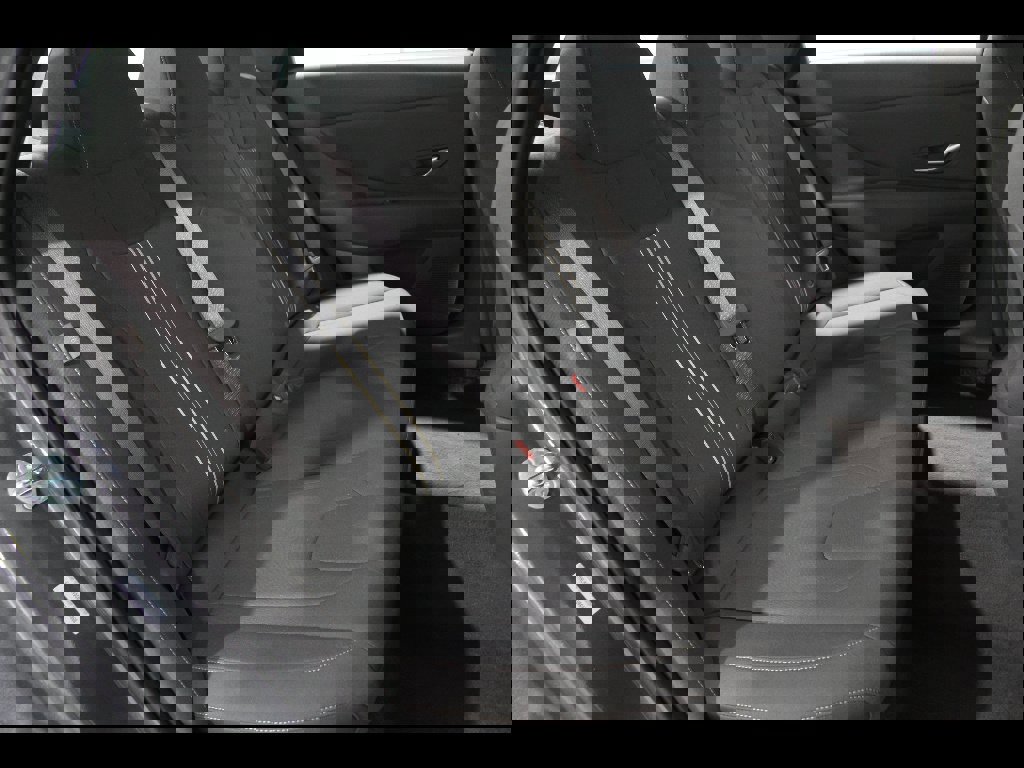 Certified 2025 Hyundai Elantra Sport image 16