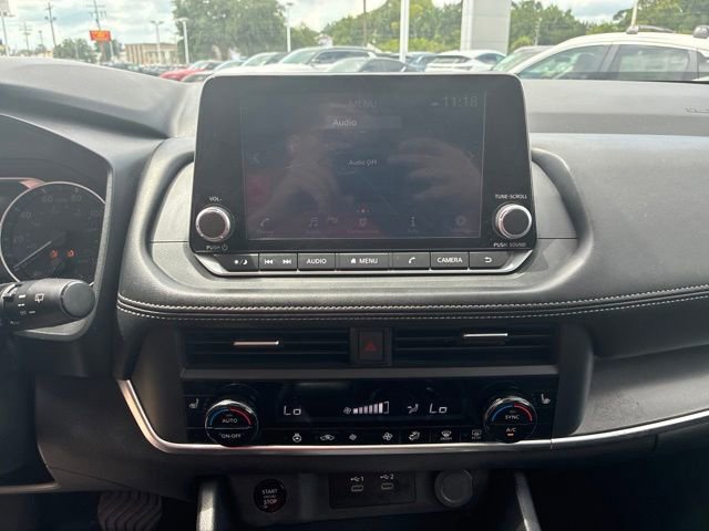 Used 2024 Nissan Rogue SV w/ SV Premium Package FWD image 25