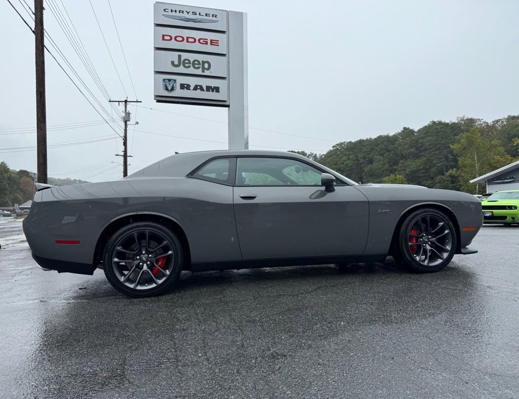 Used 2023 Dodge Challenger R/T w/ Performance Handling Group image 2