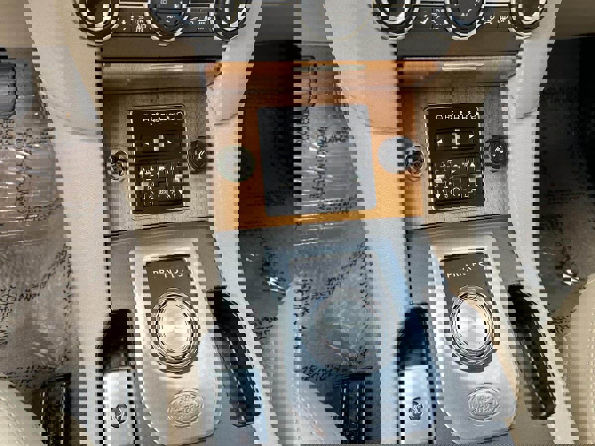 Used 2015 Land Rover LR4 HSE LUX image 22