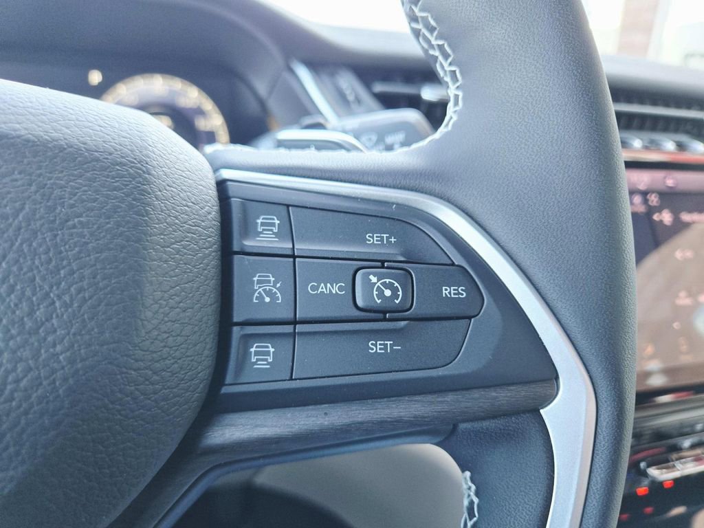 Used 2025 Jeep Grand Cherokee Limited image 20