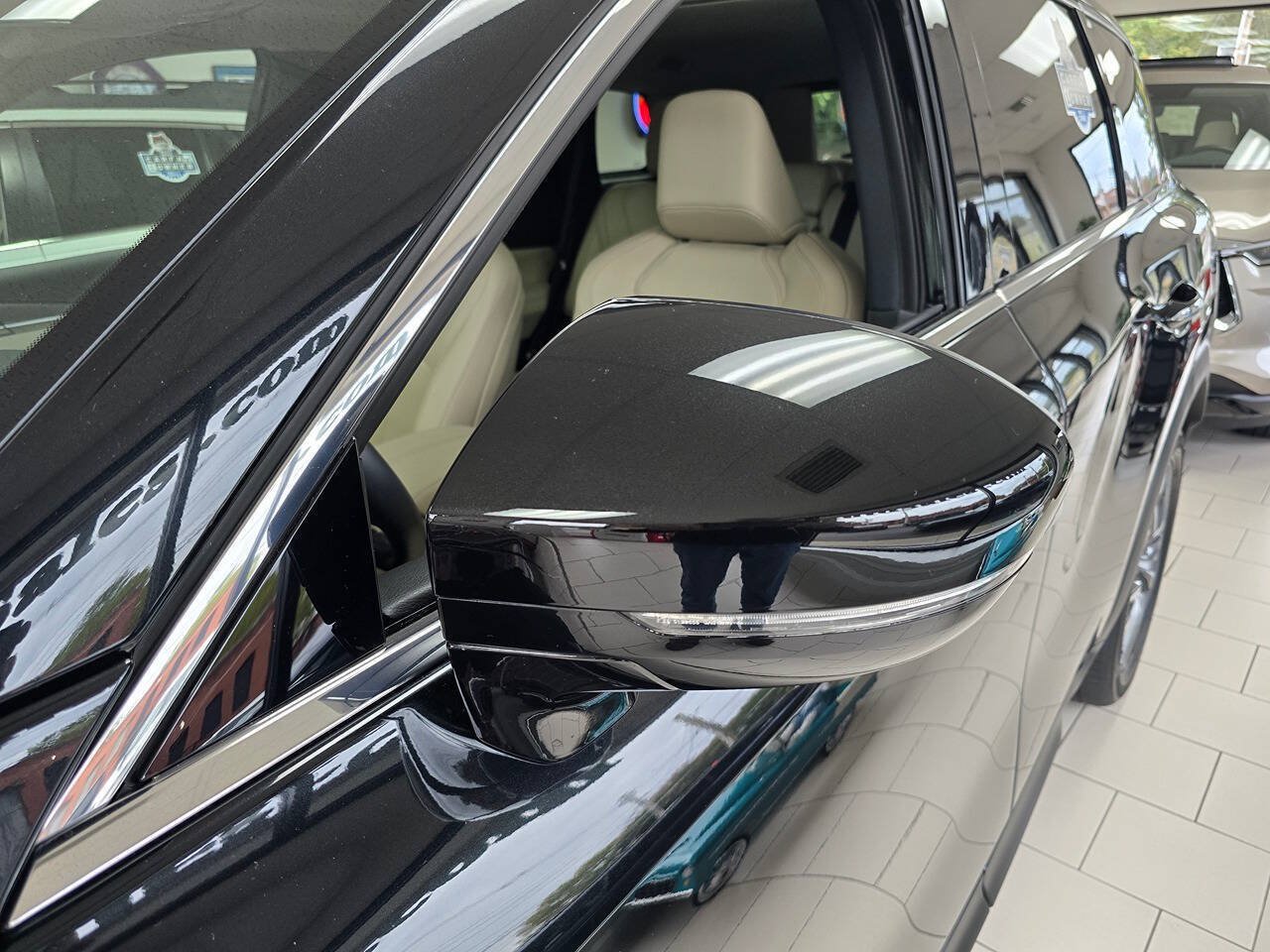 Used 2023 INFINITI QX60 Luxe w/ Cargo Package AWD/4WD image 15
