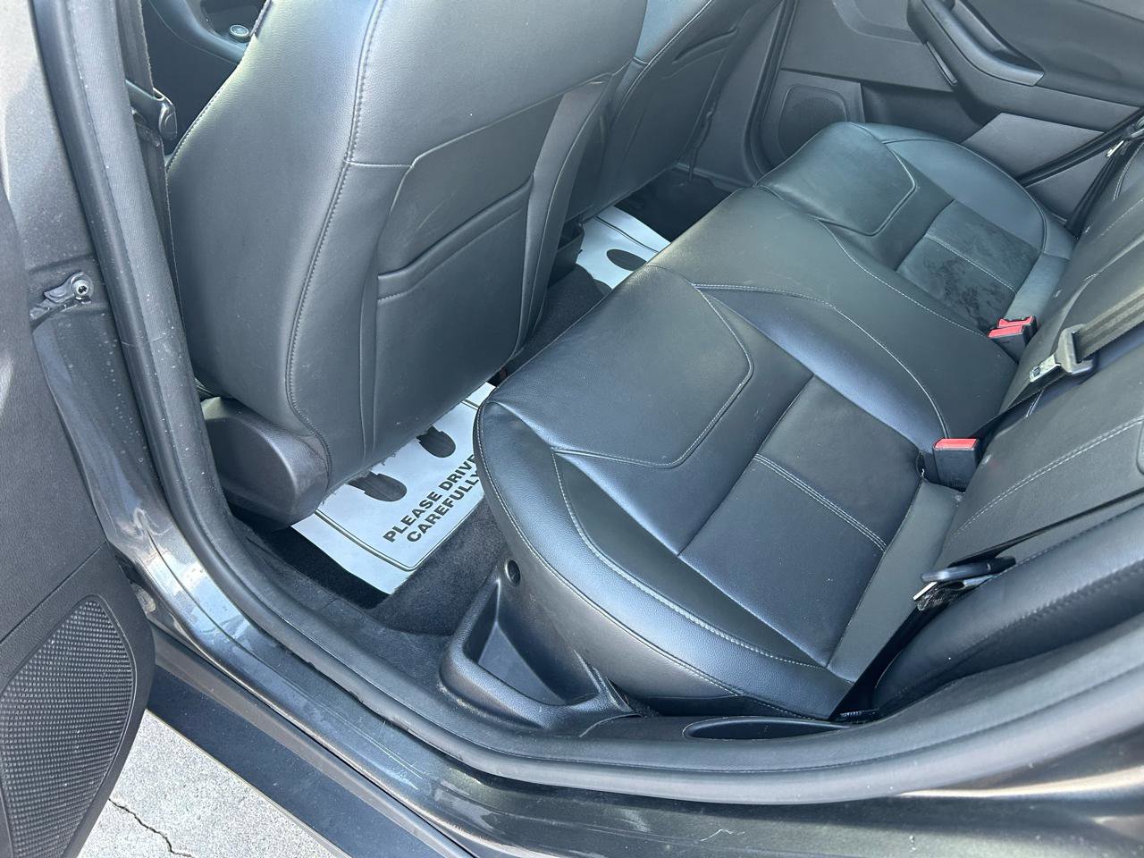 Used 2015 Ford Focus SE w/ Equipment Group 201A image 9