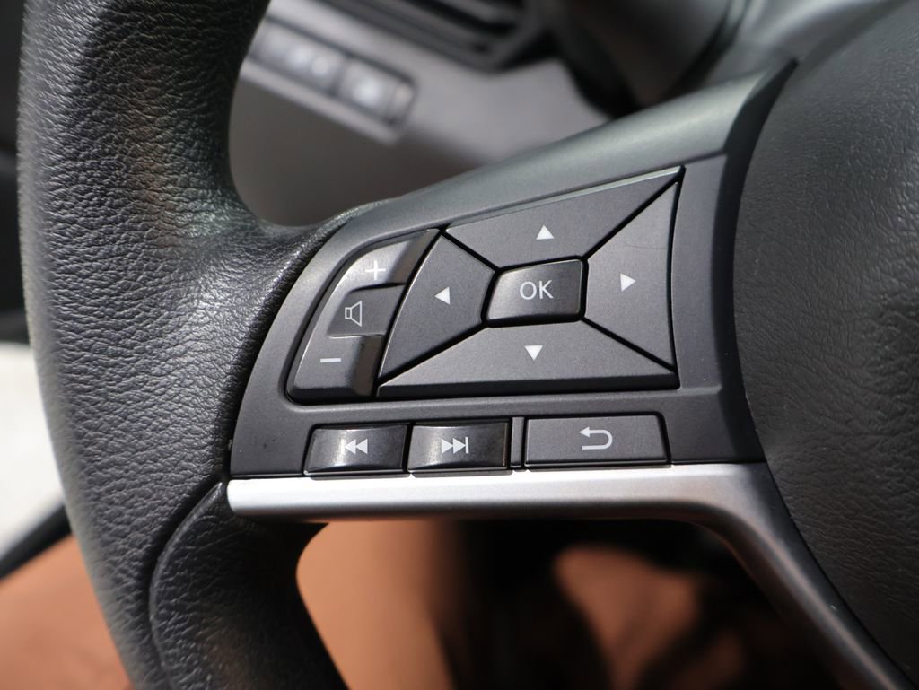 Used 2024 Nissan Altima 2.5 SV AWD/4WD image 33