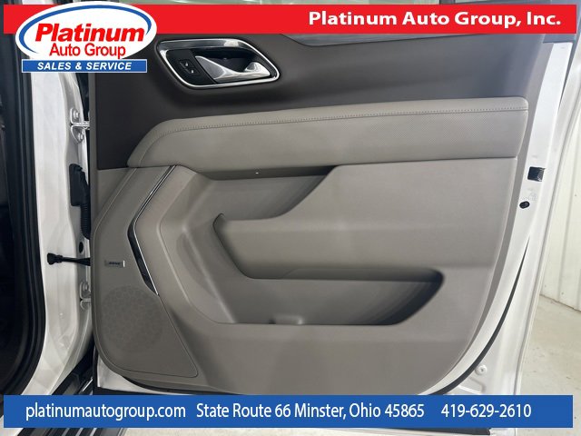 Used 2023 GMC Yukon XL SLT image 49