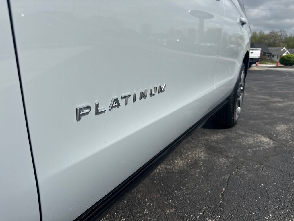 Used 2025 Ford Expedition Max Platinum w/ Platinum Ultimate Package AWD/4WD image 24