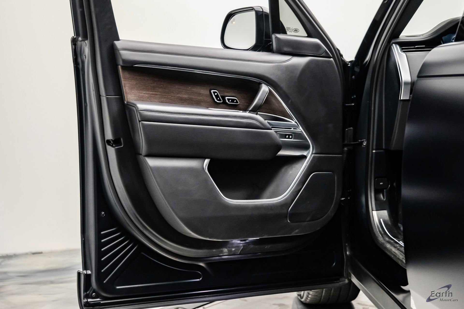 Used 2023 Land Rover Range Rover SE image 70