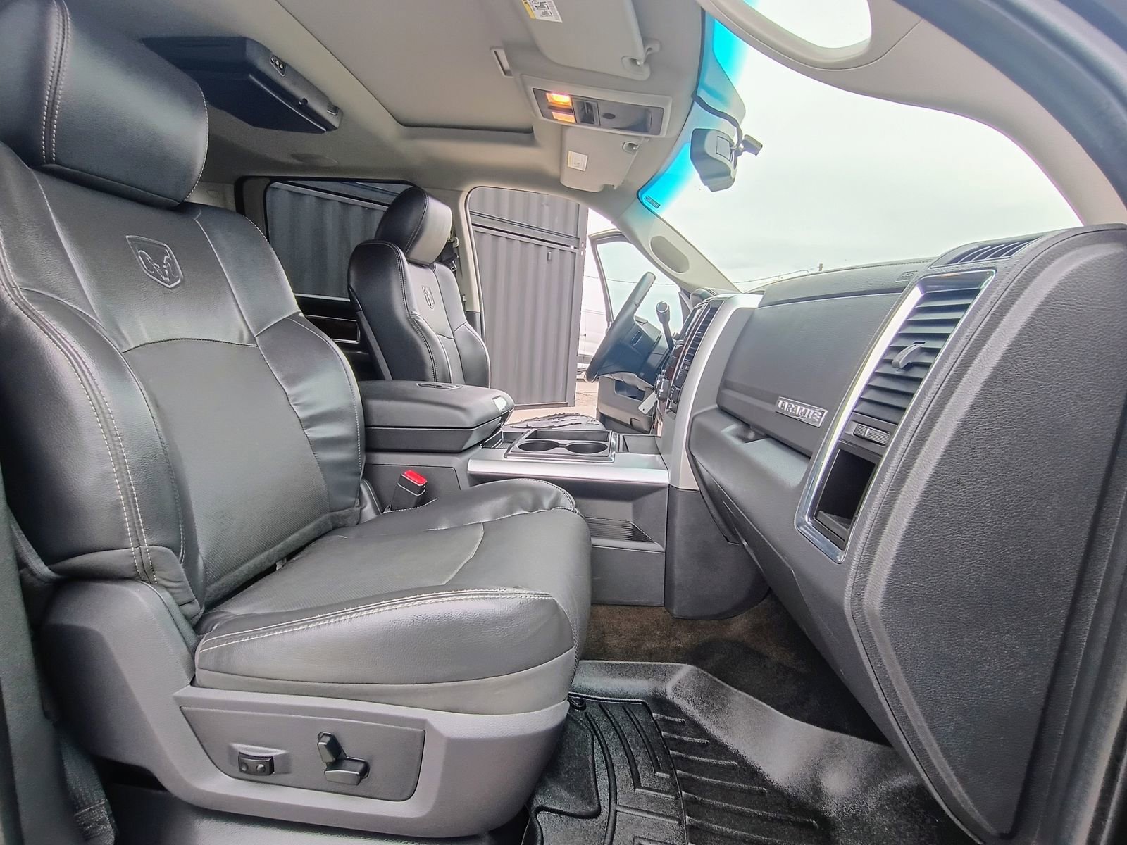 Used 2012 RAM 2500 Laramie image 33