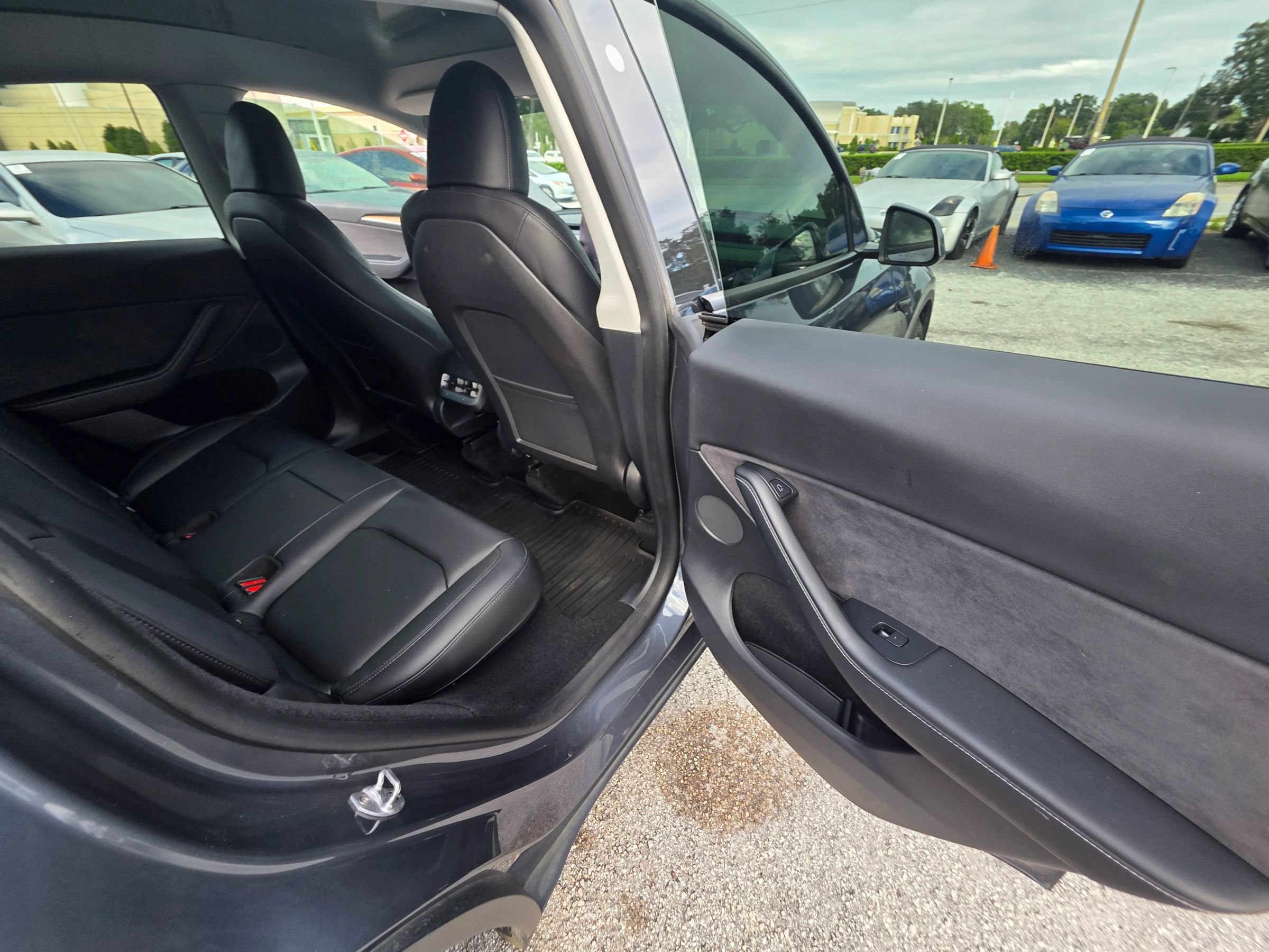 Used 2023 Tesla Model Y Long Range AWD/4WD image 20