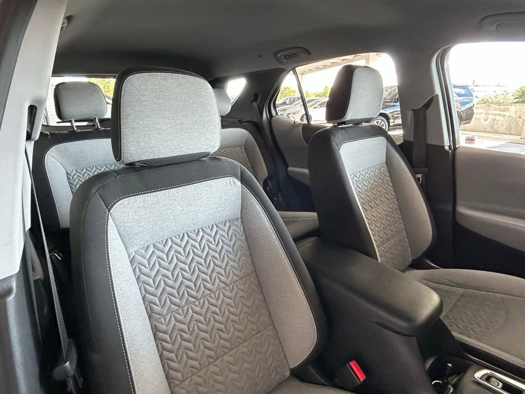 Used 2022 Chevrolet Equinox LS image 24