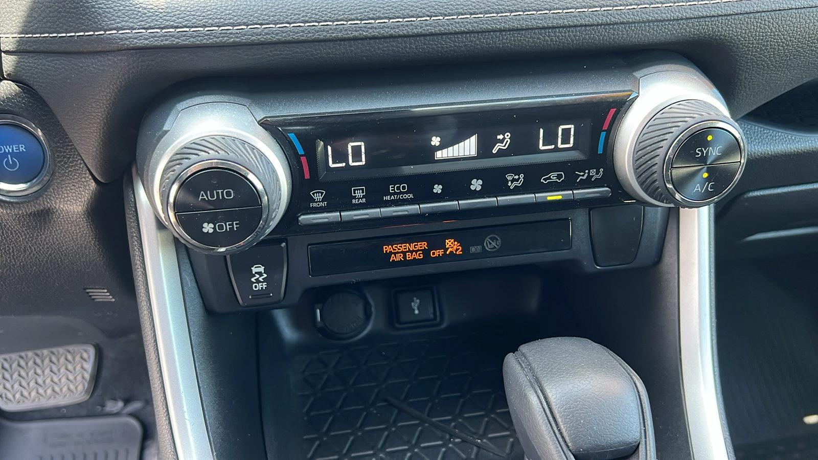 Used 2021 Toyota RAV4 XLE w/ Convenience Package AWD/4WD image 21