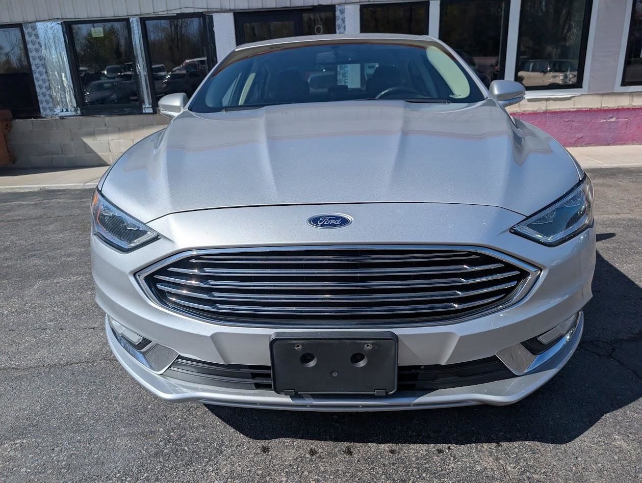 Used 2017 Ford Fusion Energi SE FWD image 2