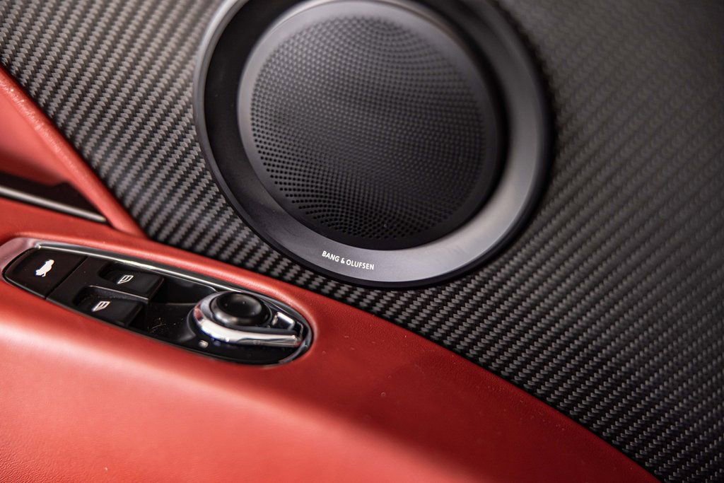 Used 2022 Aston Martin DB11 Volante image 29