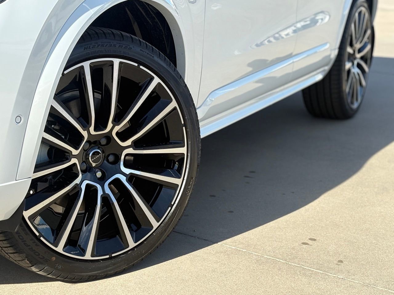 New 2026 Volvo XC90 B6 Ultra w/ Lounge Package image 9