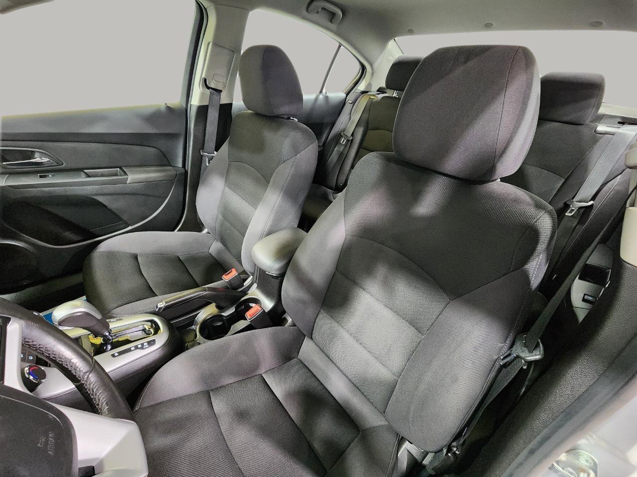 Used 2014 Chevrolet Cruze LT image 12