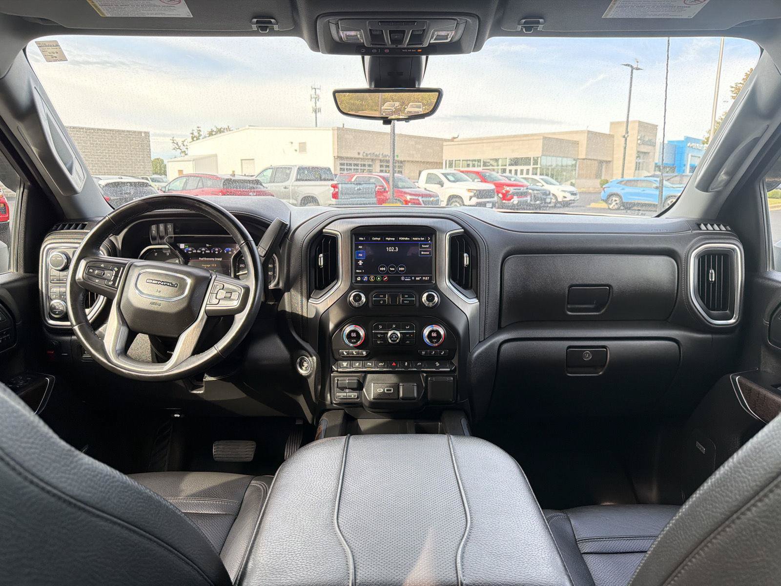 Used 2023 GMC Sierra 3500 Denali w/ Denali Ultimate Package AWD/4WD image 30