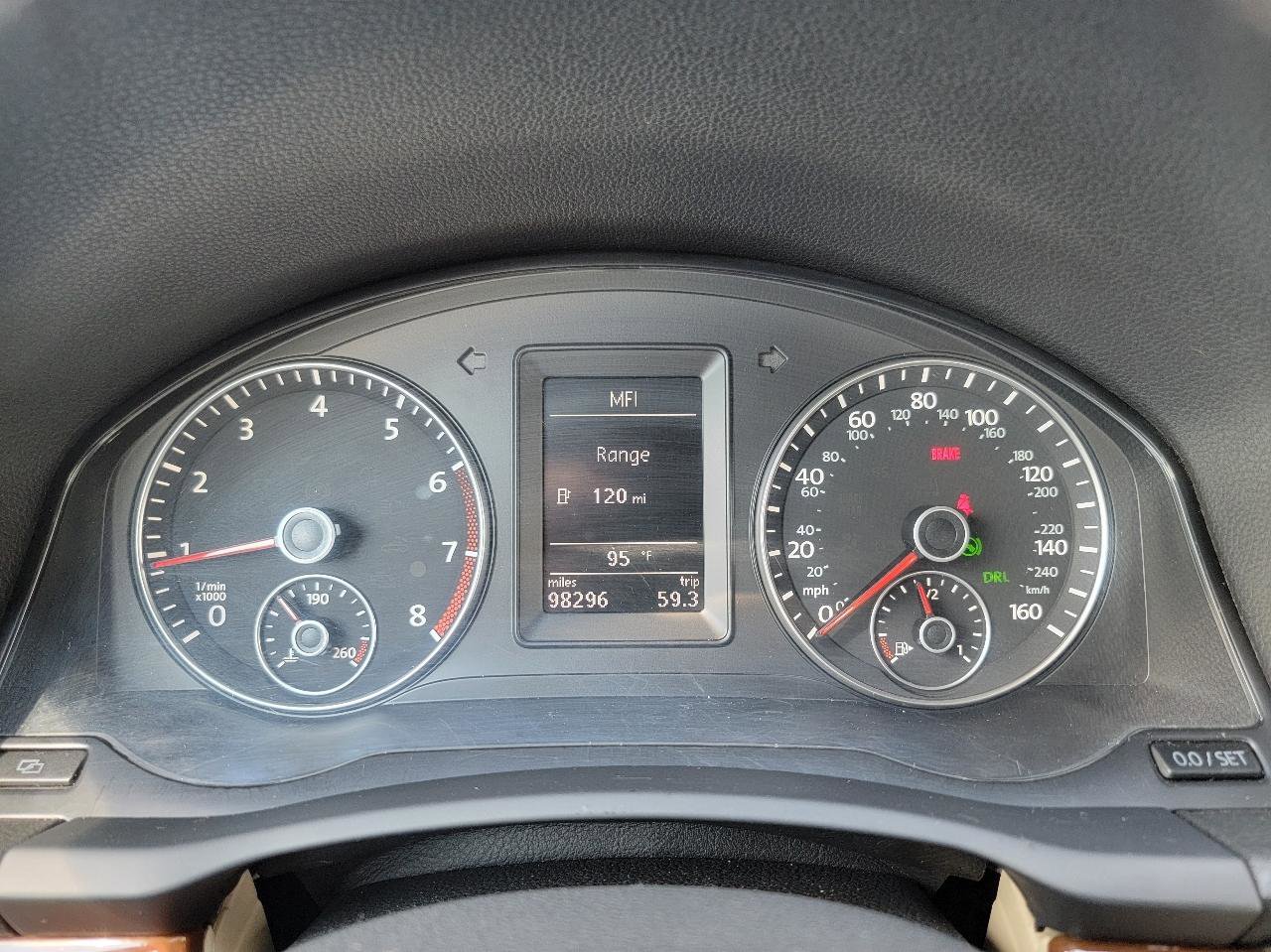 Used 2012 Volkswagen Eos Lux FWD image 36
