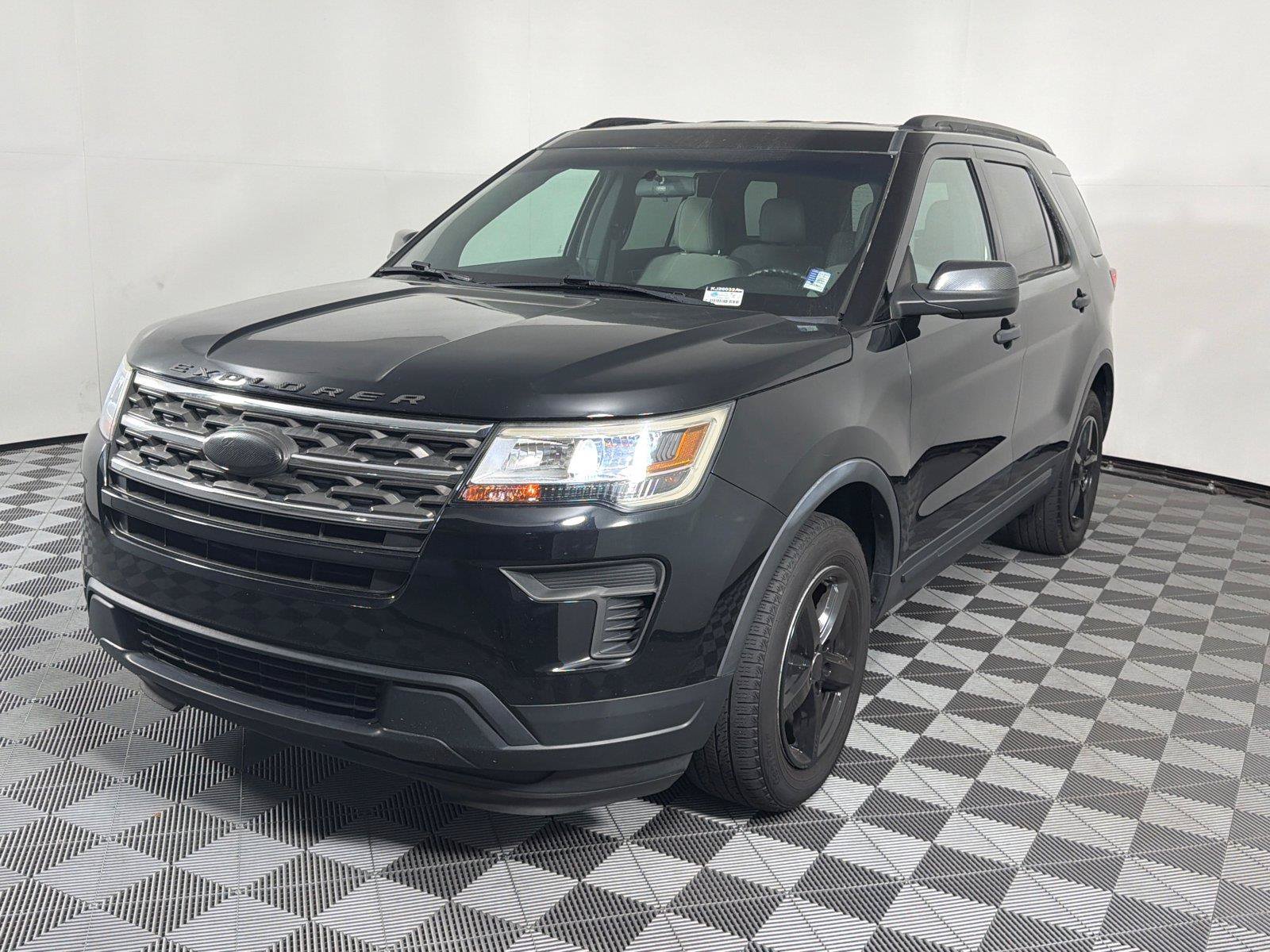 Used 2018 Ford Explorer FWD image 3