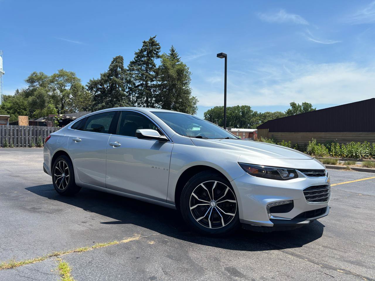 Used 2017 Chevrolet Malibu LT FWD image 11