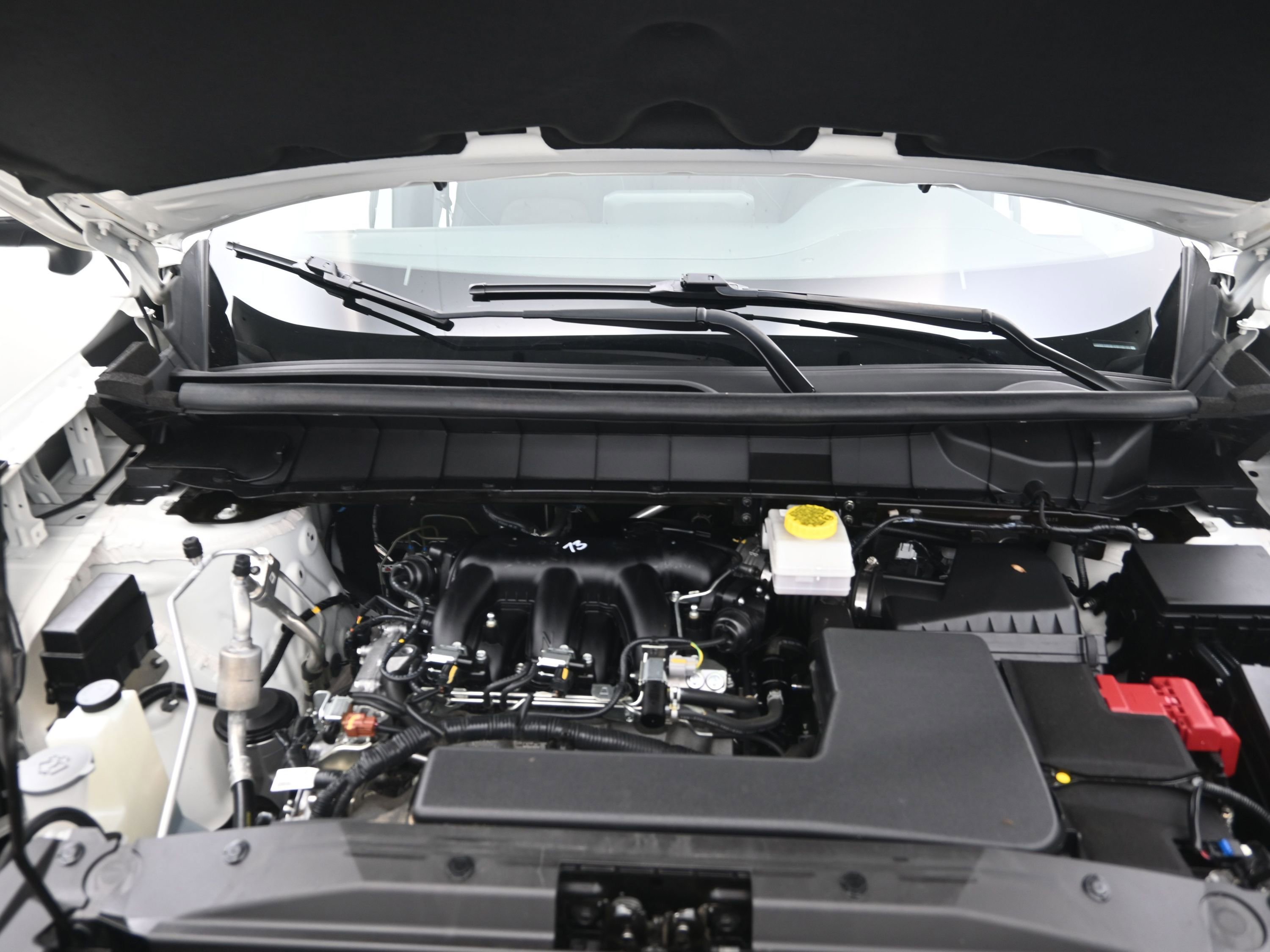 Used 2024 Nissan Pathfinder SV image 23