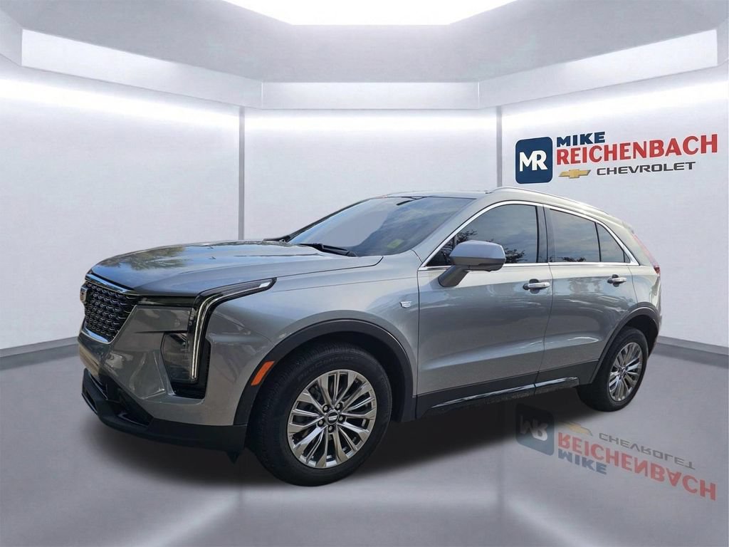 Used 2025 Cadillac XT4 Premium Luxury FWD image 7