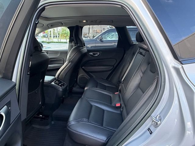 Certified 2023 Volvo XC60 B5 Ultimate w/ Protection Package Premier FWD image 15