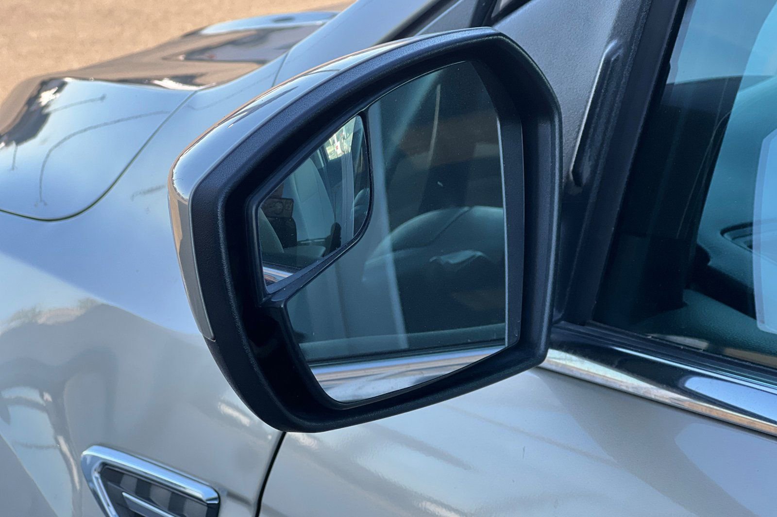 Used 2018 Ford Escape SE w/ SE Sync 3 Package image 28