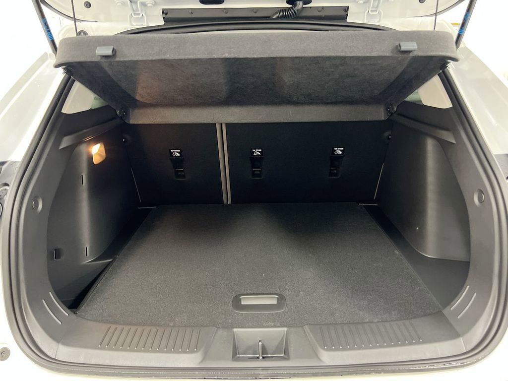 New 2026 Chevrolet Trax ACTIV w/ Sunroof Package FWD image 24
