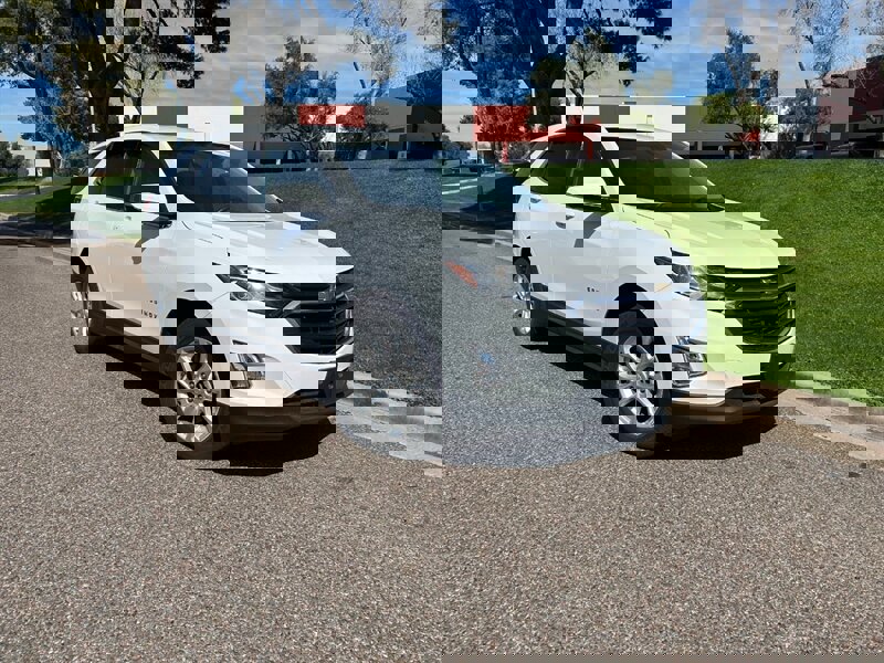 Used 2019 Chevrolet Equinox LT w/ Driver Convenience Package image 8