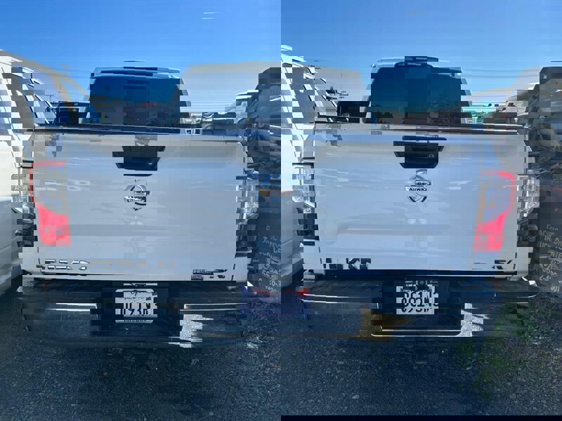 Used 2017 Nissan Titan SV RWD image 26