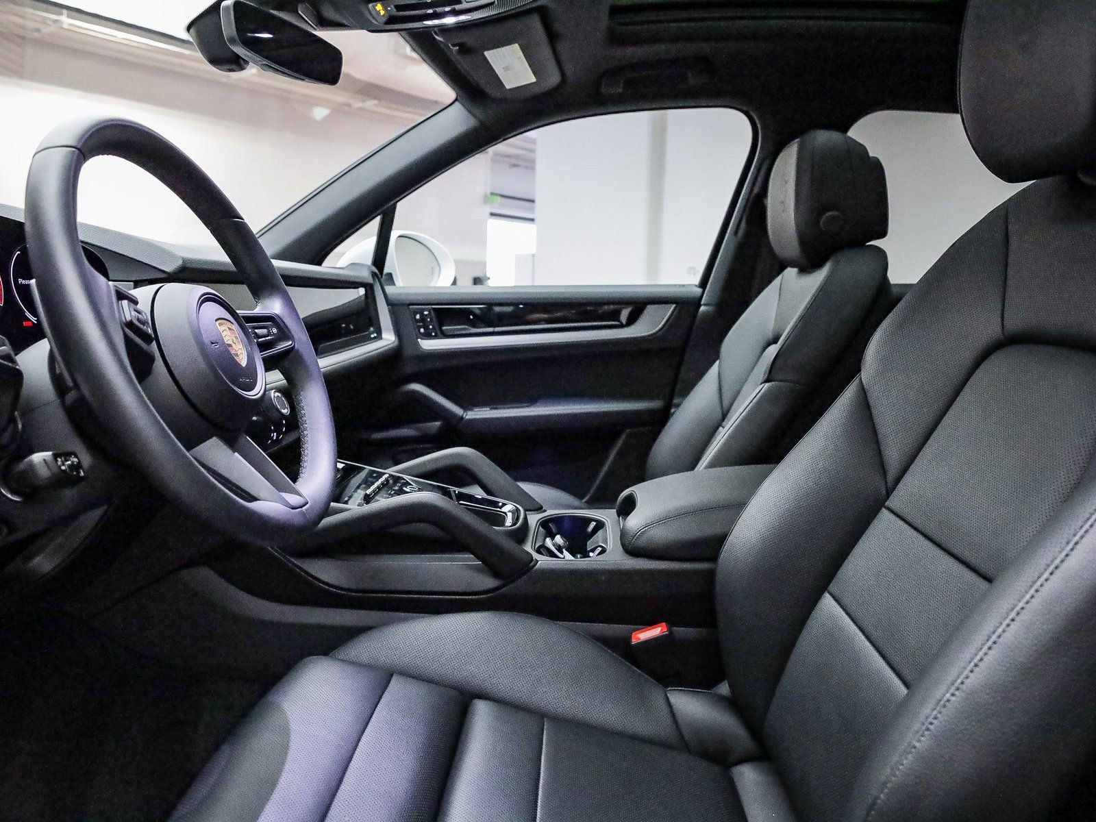 Certified 2025 Porsche Cayenne image 22