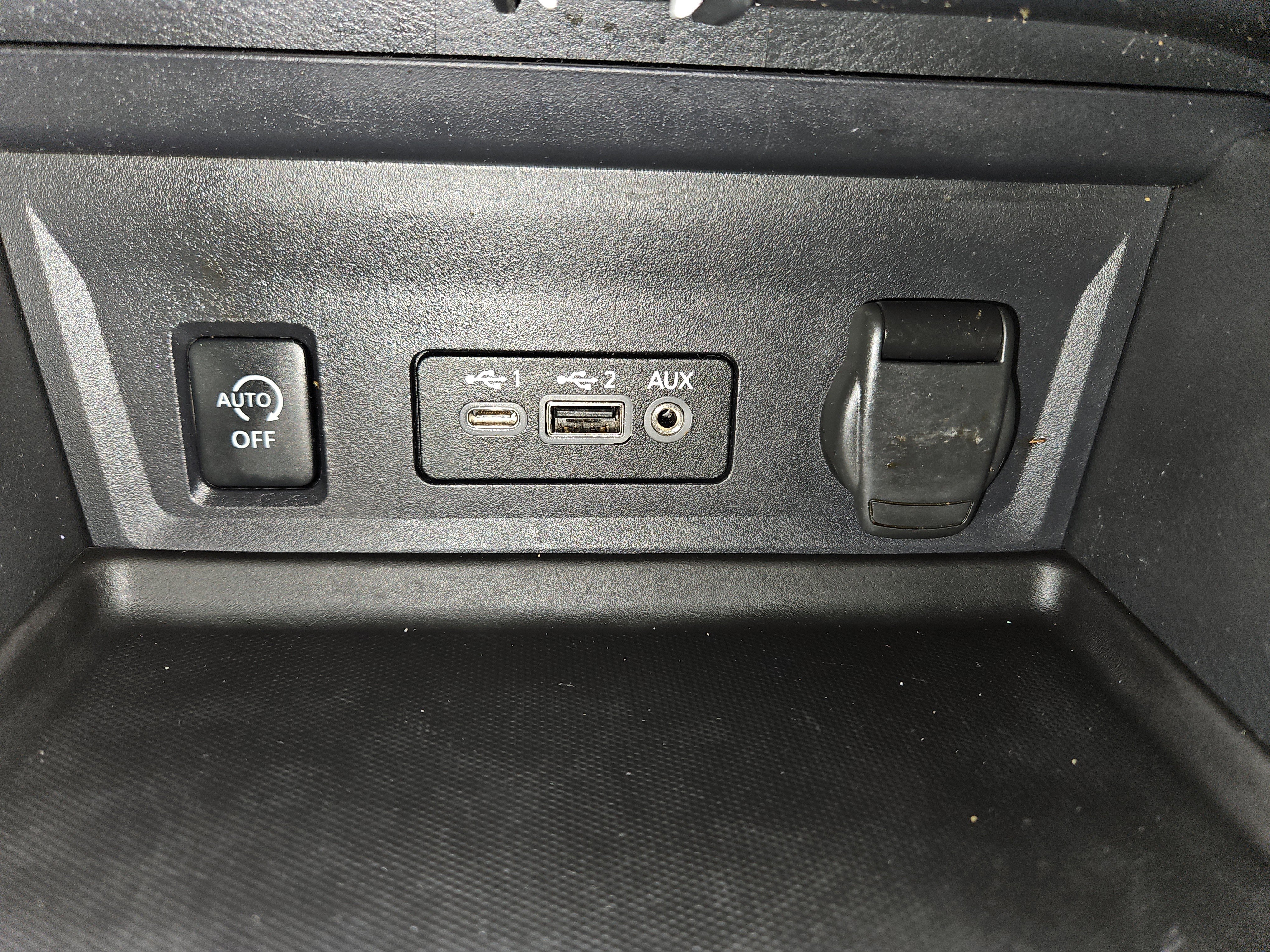 Used 2024 Nissan Sentra SV FWD image 18