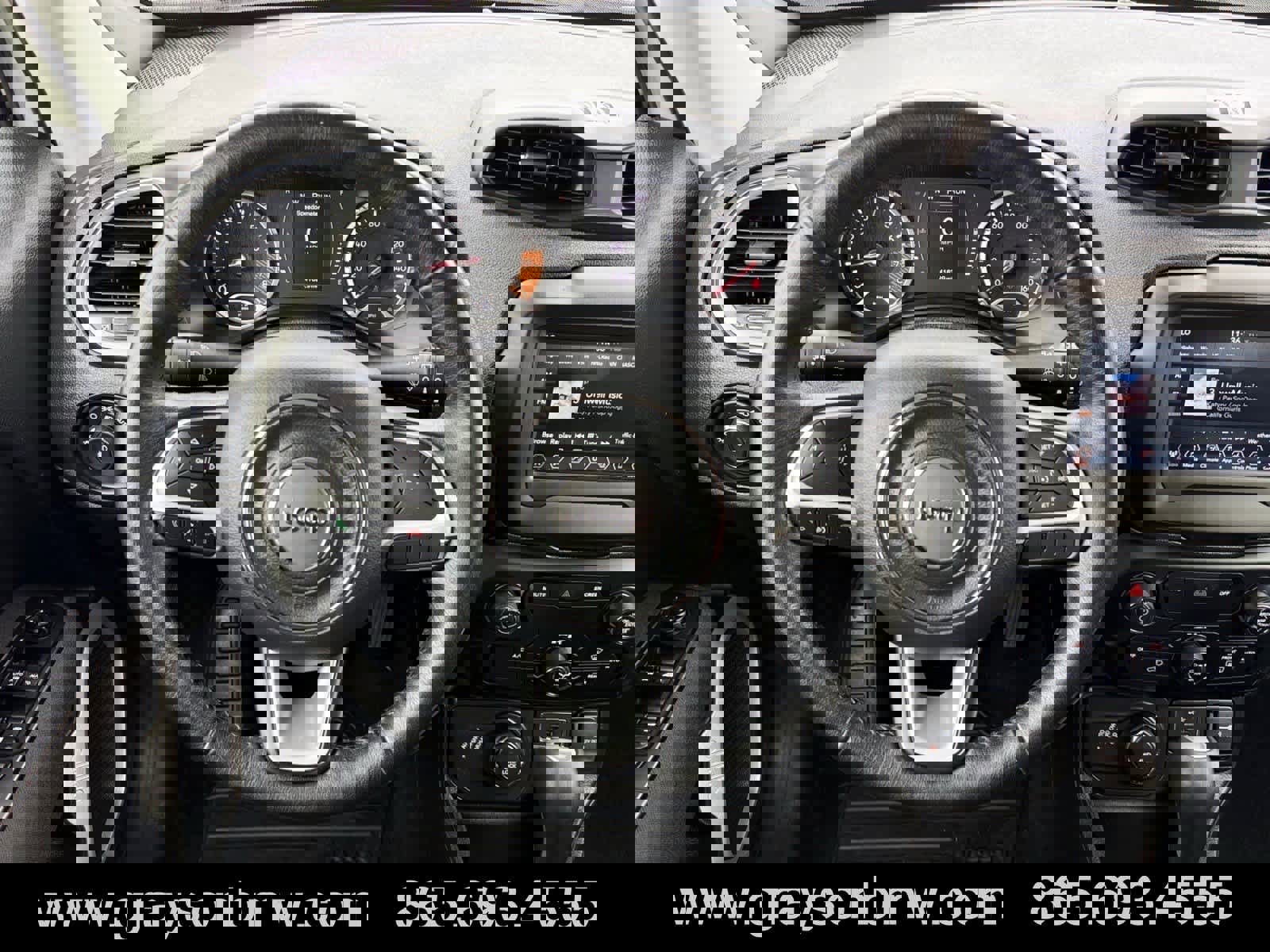 Used 2020 Jeep Renegade Latitude w/ Cold Weather Group image 15