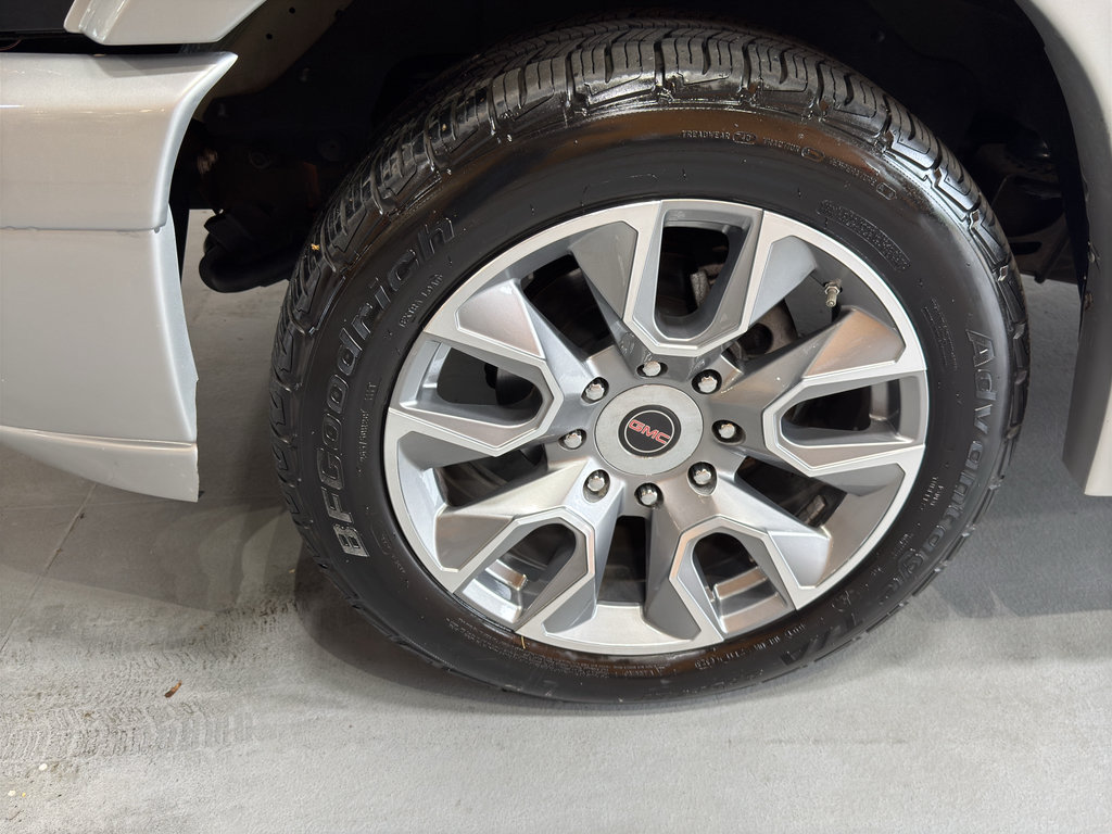 Used 2023 GMC Savana 2500 RWD image 9
